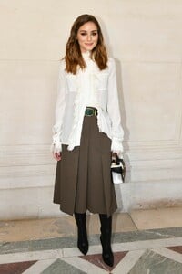 olivia-palermo-elie-saab-fashion-show-in-paris-03-02-2019-0.thumb.jpg.08bfe95f1a66bda2716f74e4528a9924.jpg