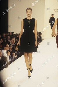 oscar-de-la-renta-fall-1996-show-new-york-shutterstock-editorial-6906798af.jpg