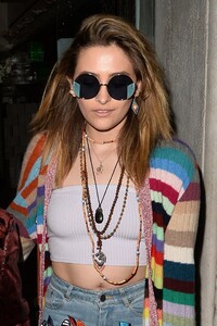 paris-jackson-at-kathy-hilton-s-birthday-party-in-beverly-hills-2.jpg