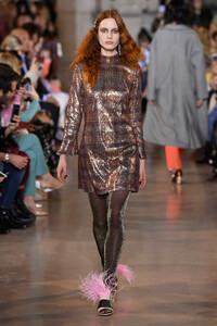 paul_and_joe_rtw_fall_2019_paris_fashion_week_pfw_004(1).thumb.jpg.05c8a237f966f5cf500e4e8e65a86e52.jpg
