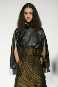phillip-lim-bks-m-rf19-2687.thumb.jpg.383444da2d60d8b3f0f7781c1bef1afc.jpg