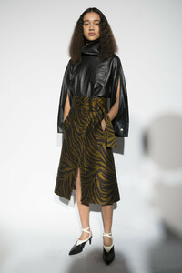 phillip-lim-bks-m-rf19-2693.thumb.jpg.3acb494388d493beaeec5f3d28e42fbd.jpg