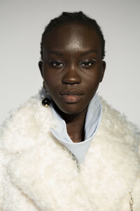phillip-lim-bks-m-rf19-2759.thumb.jpg.f8acf281cba4ae2b8f9692cca038700a.jpg