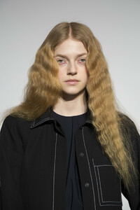 phillip-lim-bks-m-rf19-2797.thumb.jpg.760327846b2a0af9357ea8829d54dd5d.jpg