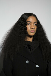phillip-lim-bks-m-rf19-2823.thumb.jpg.2c744a3df0cfe8aef90b67a37252fa51.jpg