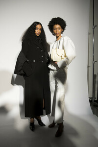 phillip-lim-bks-m-rf19-2829.thumb.jpg.51874f4e128d991bde211b44922f80b3.jpg
