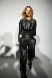 phillip-lim-bks-m-rf19-2873.thumb.jpg.6bf2f1857bdf9ba6395cb55532f054ba.jpg