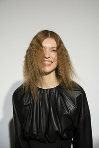 phillip-lim-bks-m-rf19-2874.thumb.jpg.8164e2adda99c5d70da5473422b22835.jpg