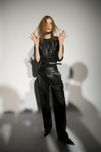 phillip-lim-bks-m-rf19-2887.thumb.jpg.0912de668facdcd0e8e6642d06d1d2c3.jpg