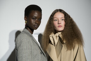 phillip-lim-bks-m-rf19-2920.thumb.jpg.f6ee1cae4132ae27669abfdb5061f7eb.jpg