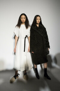 phillip-lim-bks-m-rf19-2949.thumb.jpg.c0ed348b28e72e873fa11899f31bdbca.jpg