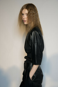 phillip-lim-bks-v-rf19-4167.thumb.jpg.26222924d82400763900def2a91c8903.jpg