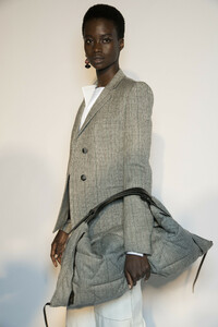 phillip-lim-bks-v-rf19-4189.thumb.jpg.4b0cf1f0a1a0f474961e16adb42971fd.jpg
