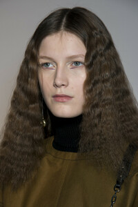phillip-lim-bks-v-rf19-4236.thumb.jpg.a55b7a8fe05ae923831cc2df7a46e63e.jpg