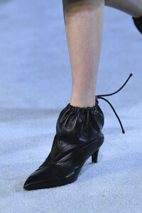 phillip-lim-clp-rf19-8351.thumb.jpg.9d5d546693f211e680f1bb02efc8b1c3.jpg