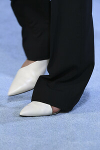 phillip-lim-clp-rf19-8377.thumb.jpg.373e64e117f17092633b4edbcd01a942.jpg