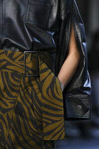 phillip-lim-clp-rf19-8384.thumb.jpg.99401980beaa6a45f9bb8f51ea77492f.jpg