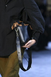 phillip-lim-clp-rf19-8388.thumb.jpg.9bcef01251c2b0e0eb944dcbe8765243.jpg