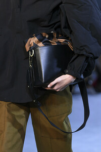 phillip-lim-clp-rf19-8391.thumb.jpg.1da0d3d3d5d982f46c8fb6a26dc39245.jpg