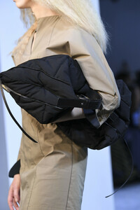phillip-lim-clp-rf19-8438.thumb.jpg.b97f4b57521bb9fe90d7ad58ea273067.jpg