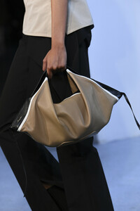 phillip-lim-clp-rf19-8447.thumb.jpg.7478b9a0bcff05ed5a4009d1a39bb675.jpg