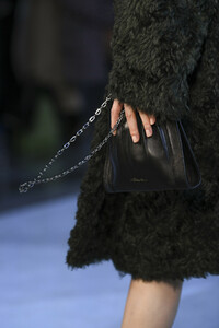 phillip-lim-clp-rf19-8594.thumb.jpg.0e13f9825e875aa22630fbc2284902b9.jpg