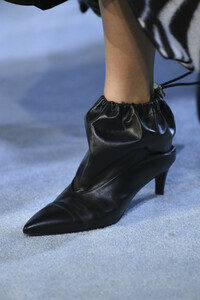 phillip-lim-clp-rf19-8667.thumb.jpg.aaf865415ad69ad41140b737c14fb61f.jpg