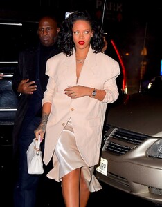 rihanna-night-out-in-nyc-01-29-2019-2.jpg