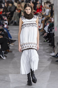 sacai-rf19-1566.thumb.jpg.0921bfc981748c8885daaceda7ba5e7b.jpg