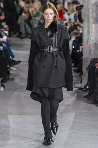 sacai-rf19-1626.thumb.jpg.1e69b6d66a80be4b2c02c49aedeb86c5.jpg