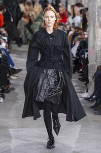 sacai-rf19-1694.thumb.jpg.2806d4d4ba3ecef5c64333068e69210f.jpg