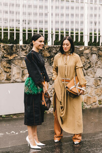 street_style_paris_looks_vaqueros_chaquetas_bolsos_307235682_1200x1800.jpg