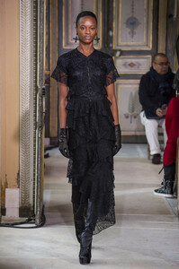 theyskens-rf19-1024.thumb.jpg.49395a5f29a10444fdd1bf95c00ac739.jpg