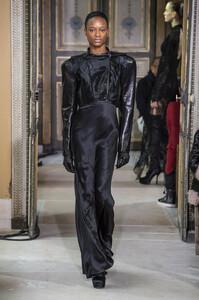theyskens-rf19-1532.thumb.jpg.f5c0aac53109555d5760a8df15108fdb.jpg