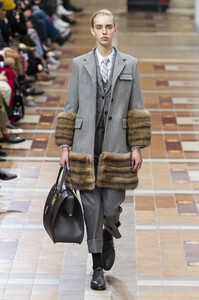 thom-browne-rf19-0253.thumb.jpg.2733951e1720ddd0c06adb0c420060b4.jpg