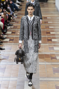 thom-browne-rf19-0299.thumb.jpg.273e18473140f63d2b51b33c70e48ec1.jpg