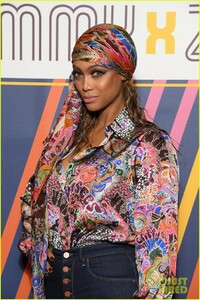 tyra-banks-janelle-monae-tommy-x-zendaya-fashion-show-07.jpg