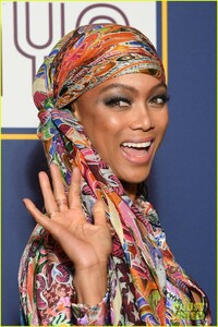 tyra-banks-janelle-monae-tommy-x-zendaya-fashion-show-14.jpg