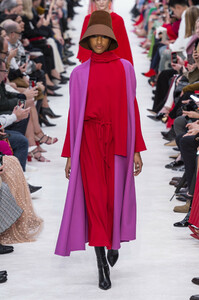 valentino-rf19-0324.thumb.jpg.c77ca14cea25e60f2ba44b079b0a4014.jpg