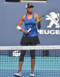 venus-williams-practises-during-the-miami-open-tennis-tournament-03-21-2019-0.jpg