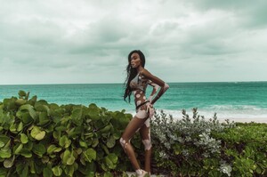 winnie-harlow-in-bikini-v-magazine-photos-7.jpg