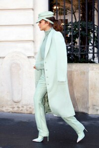 zendaya-coleman-style-and-fashion-leaving-her-hotel-in-paris-02-27-2019-1.jpg