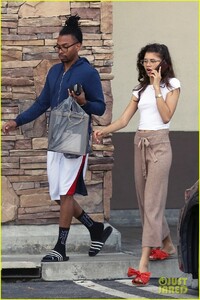 zendaya-had-a-lot-to-say-about-this-paparazzi-moment-08.jpg