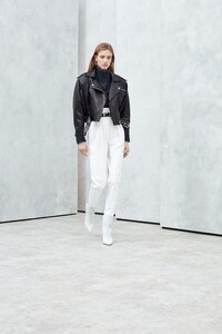 00001-Iro-Ready-to-Wear-Fall-19-Credit-Paul-Norman.jpg