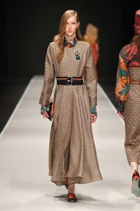 00004-Anteprima-FALL-19-Ready-To-Wear.thumb.jpg.ddf43525a7532b08802633106e116a52.jpg