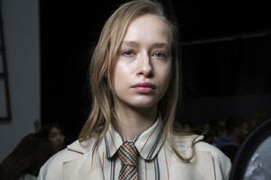 00006-Anteprima-FALL-19-Ready-To-Wear.thumb.jpg.6d6b08b1c65d98ac5941e6c2ee6f584f.jpg