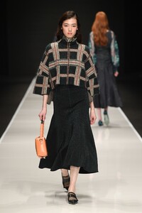 00013-Anteprima-FALL-19-Ready-To-Wear.thumb.jpg.d3fe8a4384b025db5c211d2ead390fbf.jpg