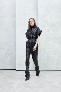 00017-Iro-Ready-to-Wear-Fall-19-Credit-Paul-Norman.jpg