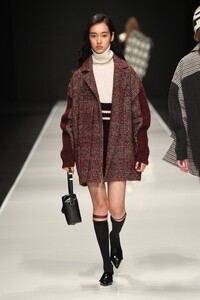 00021-Anteprima-FALL-19-Ready-To-Wear.thumb.jpg.12dd5374fc5cc26b7afd38d52cd52ae5.jpg