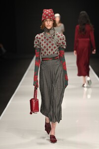 00024-Anteprima-FALL-19-Ready-To-Wear.thumb.jpg.0aa57ac0676ee950293eadebc9b70590.jpg